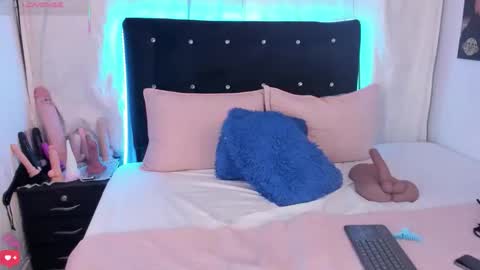 Snapshot of alexandranovaa chatting on May 2026 08:59:02 PM Alexandra novaa online show from May 2026 08:59:02 PM