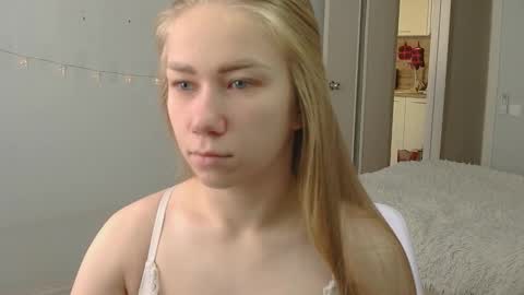 Snapshot of alexarti chatting on October 2025 05:17:02 AM Alex online show from October 2025 05:17:02 AM