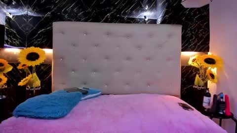 Alexa Smith  online show from February 2025 08:06:02 AM