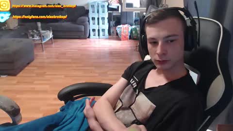 Alex online show from October 2025 02:14:01 PM