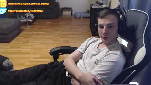 Alex online show from October 2025 02:18:02 PM