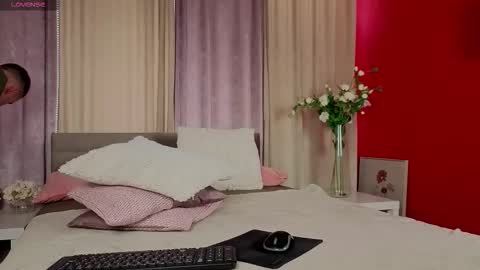 alexcolee online show from November 2025 02:33:01 PM