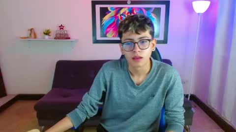 Snapshot of alexcum_18 chatting on May 2026 01:52:02 PM alex online show from May 2026 01:52:02 PM