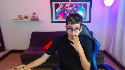 Snapshot of alexcum_18 chatting on May 2026 02:01:02 PM alex online show from May 2026 02:01:02 PM