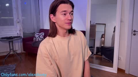 Snapshot of alexdavey chatting on December 2024 09:04:02 PM online show from December 2024 09:04:02 PM