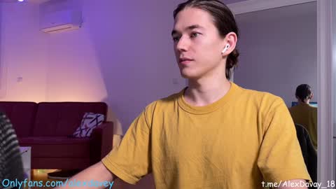 Snapshot of alexdavey chatting on January 2025 08:53:02 PM online show from January 2025 08:53:02 PM