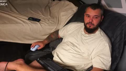 Alex online show from November 2025 10:04:02 PM