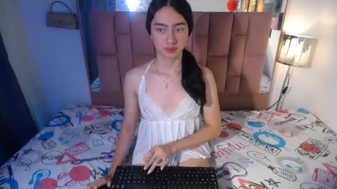 -- ALEXIS -- online show from September 2025 06:53:01 PM