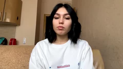 Snapshot of alexisschiess chatting on November 2025 09:08:01 AM Karolina online show from November 2025 09:08:01 AM