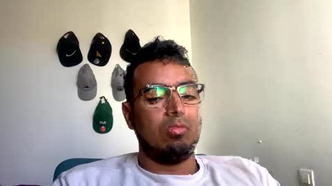 Snapshot of alexospina55 chatting on April 2026 02:25:02 PM alexospina55 online show from April 2026 02:25:02 PM