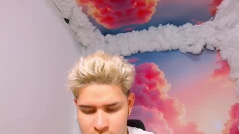 Alex online show from November 2025 07:03:03 PM