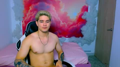 Alex online show from November 2025 08:11:02 PM