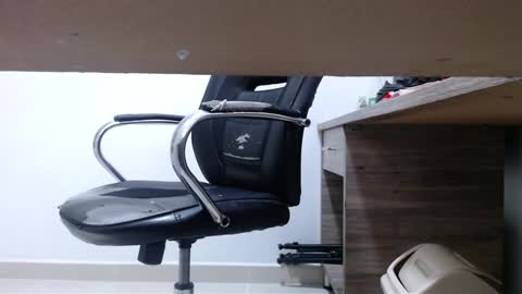 Snapshot of alextwunkk chatting on February 2025 01:05:02 AM Alex online show from February 2025 01:05:02 AM