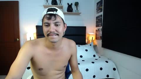 Alexx Leon online show from May 2026 07:56:01 PM