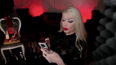 Snapshot of alfa_female chatting on February 2025 10:14:02 AM AlfaFemale online show from February 2025 10:14:02 AM