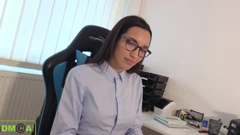 A R Y A  T I A online show from February 2025 02:04:01 PM