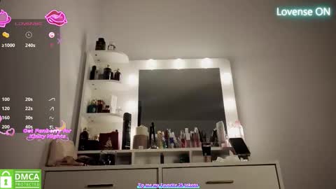 A R Y A  T I A online show from February 2026 07:53:02 PM