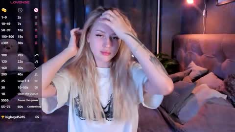 Snapshot of alice_elf chatting on September 2025 11:51:01 PM Alice online show from September 2025 11:51:01 PM