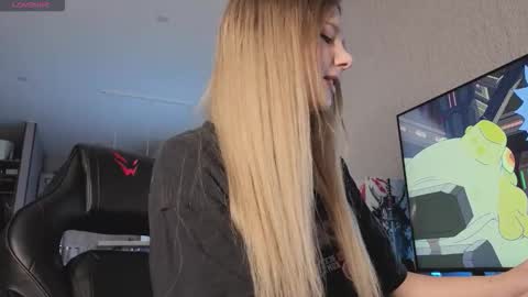 My name is Alice find out about me in the Fansly  online show from October 2025 02:45:02 PM