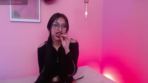 Snapshot of alice_in_hornyland_ chatting on October 2025 11:44:02 PM alice_in_hornyland_ online show from October 2025 11:44:02 PM
