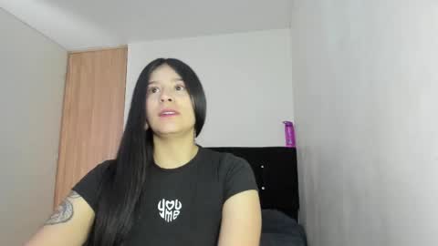 Snapshot of alice_martinez_ chatting on March 2025 04:20:01 PM alice and amber online show from March 2025 04:20:01 PM