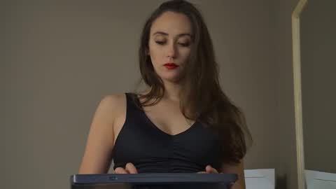 AliceMunro online show from October 2025 07:31:01 PM