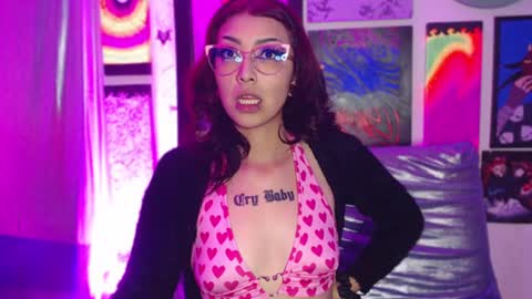 Snapshot of alice_phantom chatting on January 2025 06:13:01 AM online show from January 2025 06:13:01 AM