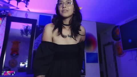 Snapshot of alice_phantom chatting on January 2025 03:58:02 AM online show from January 2025 03:58:02 AM