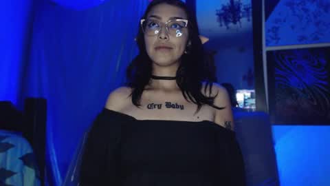 Snapshot of alice_phantom chatting on January 2025 07:00:01 AM online show from January 2025 07:00:01 AM