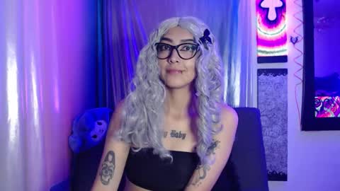 Snapshot of alice_phantom chatting on September 2025 12:43:01 AM online show from September 2025 12:43:01 AM