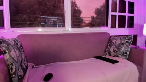 alice_simpson1 online show from September 2025 11:48:01 AM