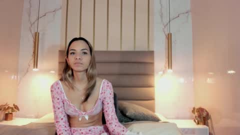 alice_simpson1 online show from October 2025 11:51:02 AM
