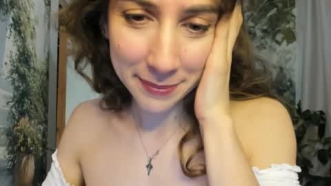 Snapshot of alice_sincere chatting on May 2026 09:10:02 PM Alice Love you all online show from May 2026 09:10:02 PM