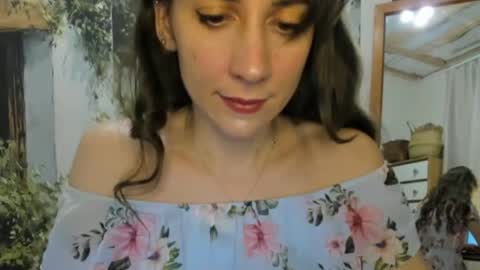Snapshot of alice_sincere chatting on June 2026 09:07:02 PM Alice Love you all online show from June 2026 09:07:02 PM