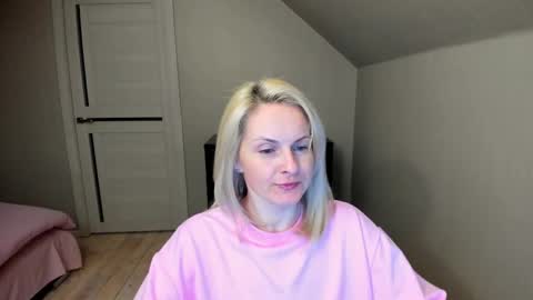 Alicee online show from March 2025 06:52:01 PM