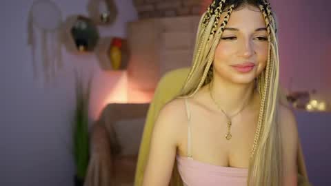 Snapshot of alicee_kiss chatting on December 2024 10:15:02 PM Alicee Kiss online show from December 2024 10:15:02 PM