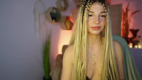 Snapshot of alicee_kiss chatting on December 2024 11:08:01 PM Alicee Kiss online show from December 2024 11:08:01 PM