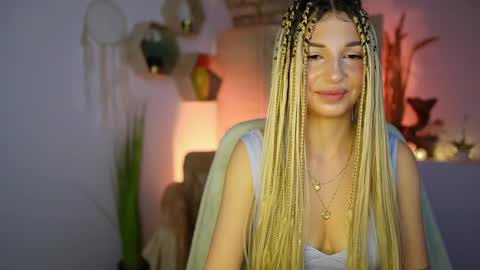 Snapshot of alicee_kiss chatting on December 2024 10:34:02 PM Alicee Kiss online show from December 2024 10:34:02 PM