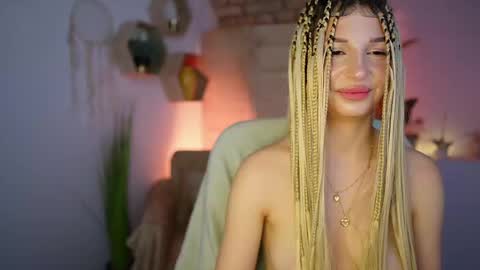 Snapshot of alicee_kiss chatting on January 2025 10:15:02 PM Alicee Kiss online show from January 2025 10:15:02 PM