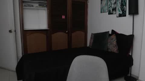 alicee_logan_ online show from December 2025 02:09:02 AM