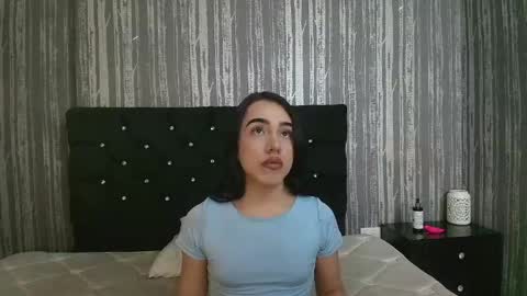 Snapshot of alicee_moonn chatting on May 2026 04:47:01 PM alicee_moonn online show from May 2026 04:47:01 PM