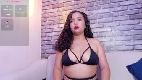 Snapshot of alicee_revess chatting on September 2025 12:32:02 PM Danna online show from September 2025 12:32:02 PM