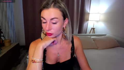 Snapshot of aliceevan chatting on February 2025 02:20:02 AM Daniella online show from February 2025 02:20:02 AM