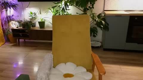 Snapshot of alicekingsleigh chatting on February 2025 06:30:02 PM AliceKingsleigh online show from February 2025 06:30:02 PM