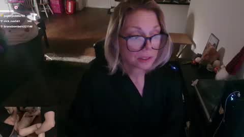 Snapshot of aliceliddell710 chatting on September 2025 06:39:02 AM Alice Liddell online show from September 2025 06:39:02 AM
