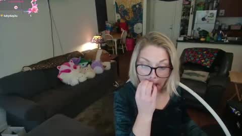 Snapshot of aliceliddell710 chatting on September 2025 07:39:02 PM Alice Liddell online show from September 2025 07:39:02 PM