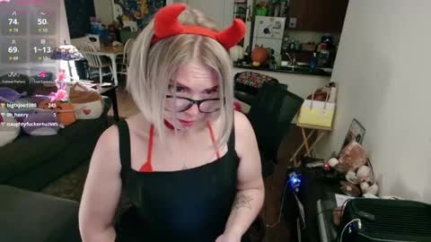 Snapshot of aliceliddell710 chatting on October 2025 03:15:02 AM Alice Liddell online show from October 2025 03:15:02 AM