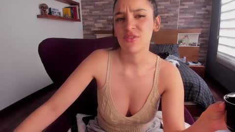 Snapshot of alicewillow chatting on December 2025 05:53:01 PM Alice online show from December 2025 05:53:01 PM