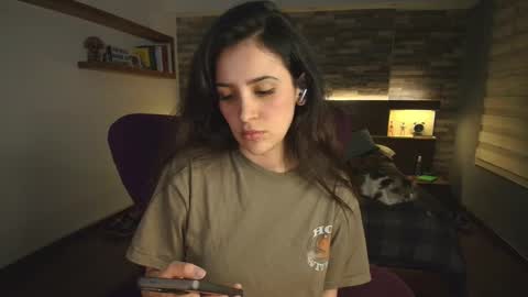 Snapshot of alicewillow chatting on February 2026 12:04:01 AM Alice online show from February 2026 12:04:01 AM