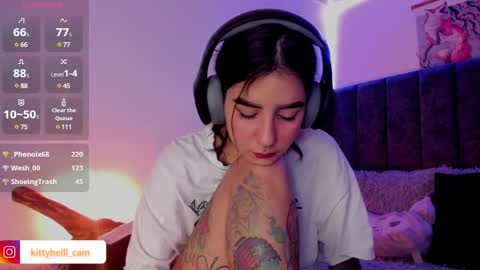 Snapshot of alicewoodville chatting on March 2025 06:50:01 PM Alice online show from March 2025 06:50:01 PM